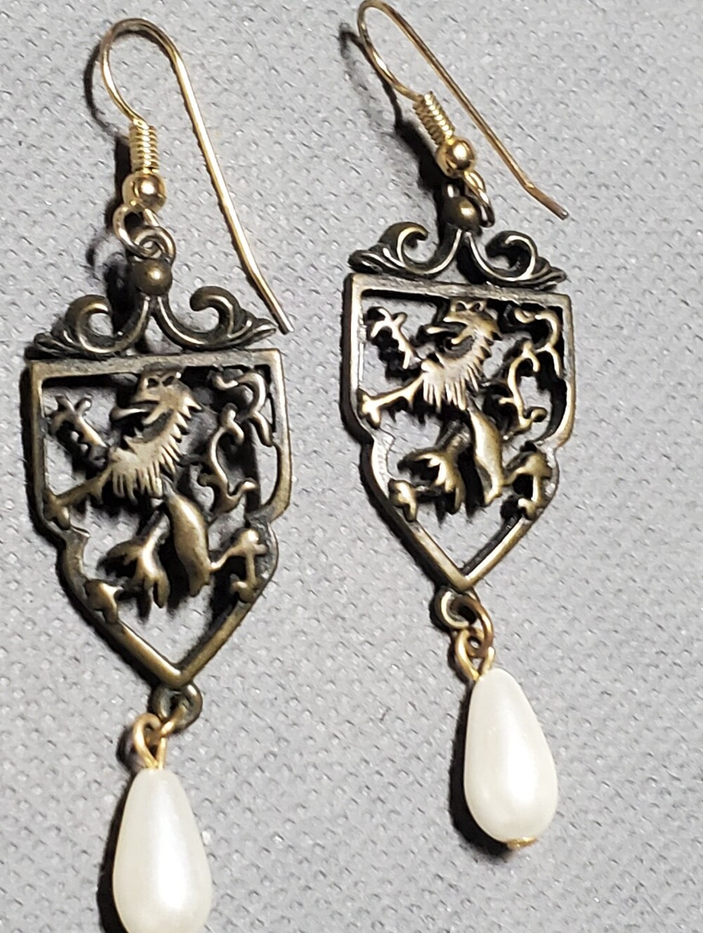 Vintage JJ Jonette Jewelry Copper Shield Earrings Medieval Lion Heraldic Dangle